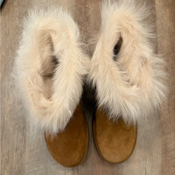 UGG Milia Chestnut Boot - Picture 2 of 7